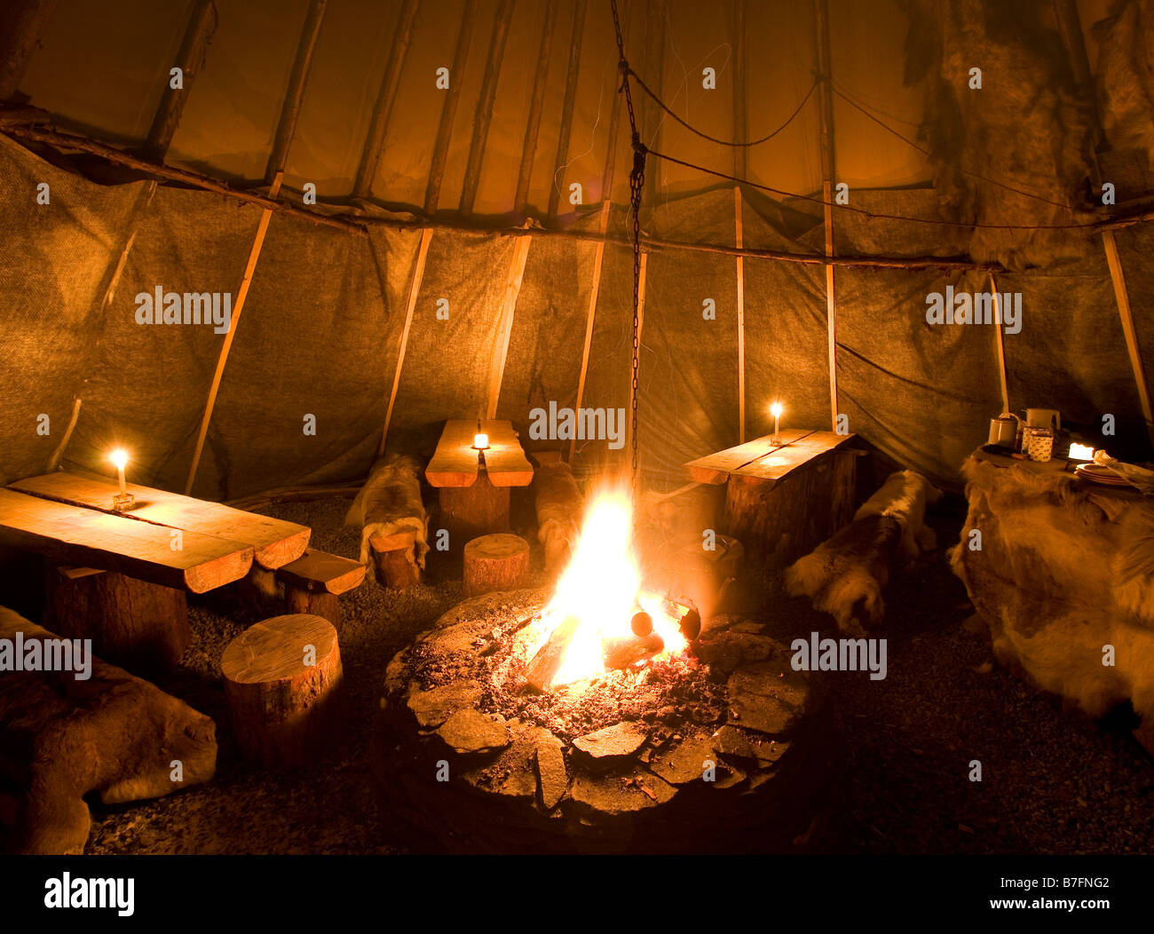 Traditionelles Samisches Zelt ( Lavvo ), Region Troms, Norwegen, Europa Stockfoto