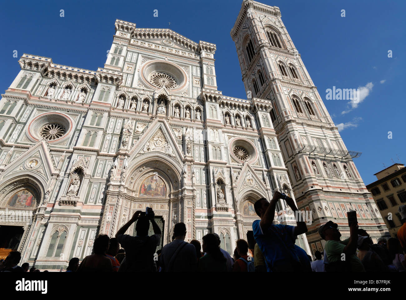 Florenz Italien Touristen vor dem Dom Santa Maria del Fiore Stockfoto