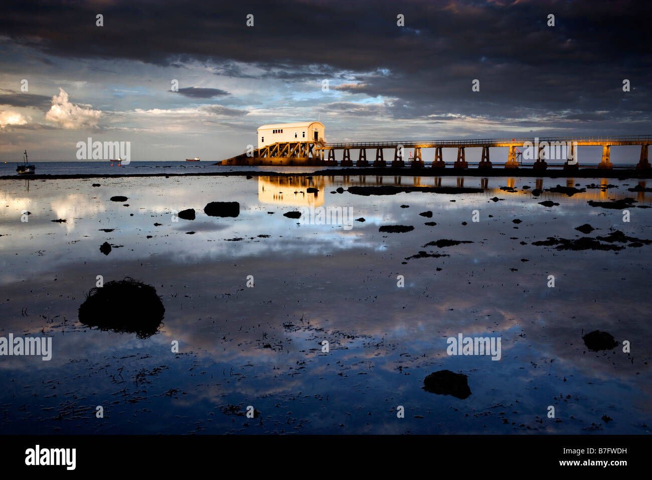 Reflexionen an Bembridge Rettungsstation, Isle Of Wight Stockfoto