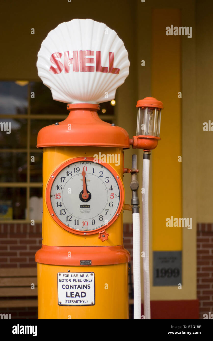 Antike Zapfsäule an der Gilmore-Automuseum in Hickory Ecken, Michigan, USA. Stockfoto