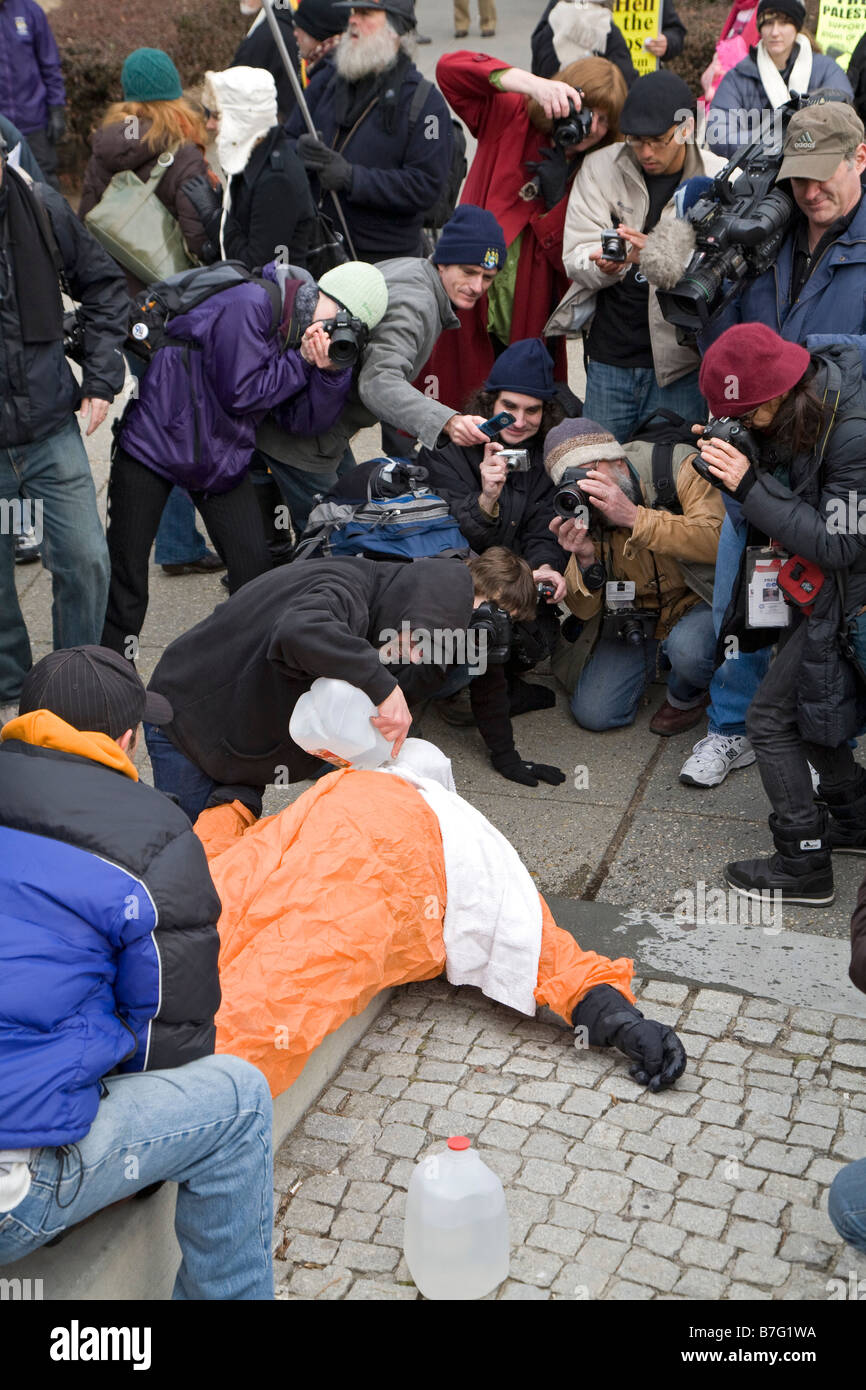 Folter Waterboard Waterboarding Demonstration Protest Opfer Fotograf ...