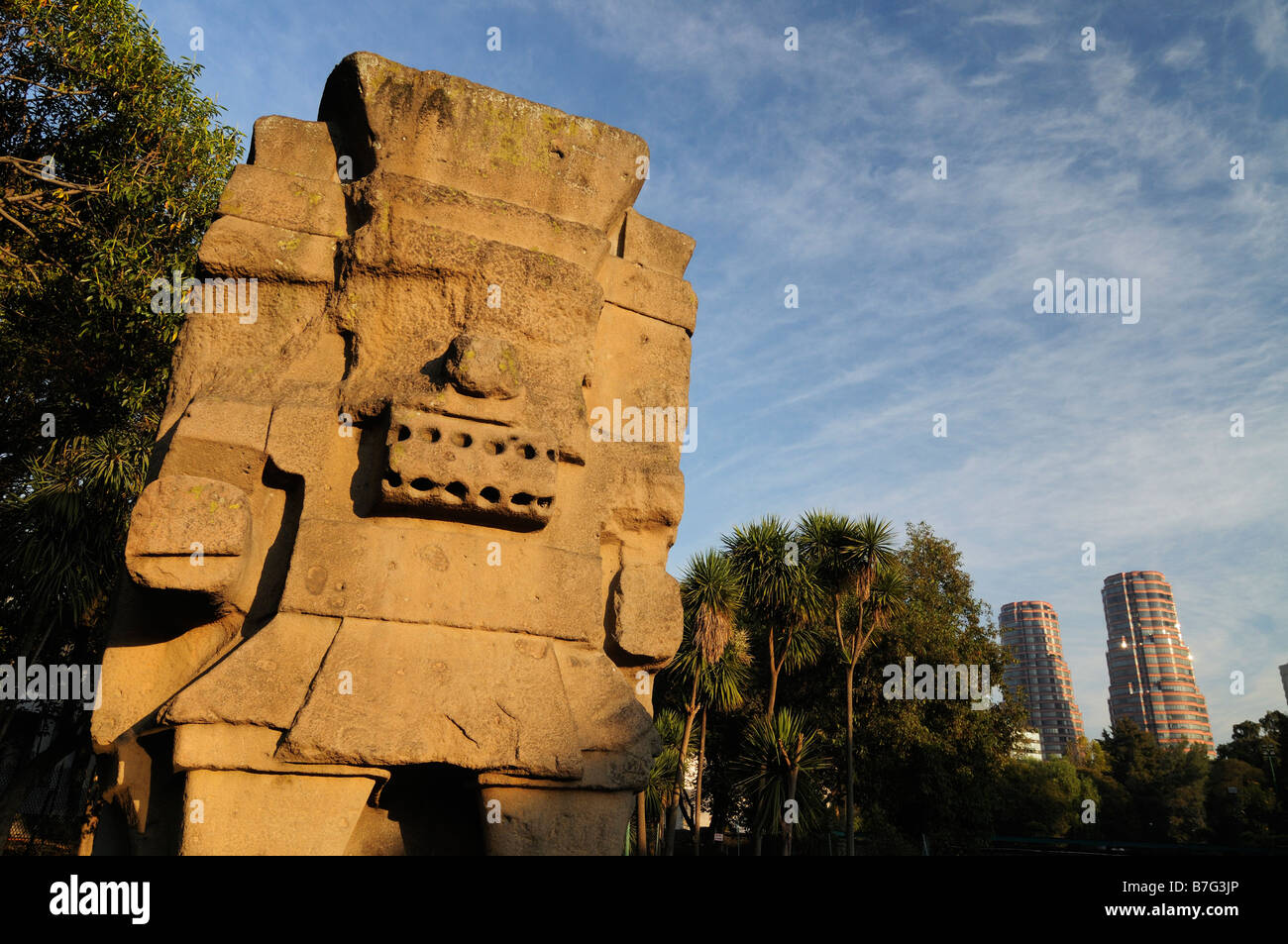 Statue der Regengott Tlaloc vor anthropologisches Museum, Mexiko-Stadt Stockfoto