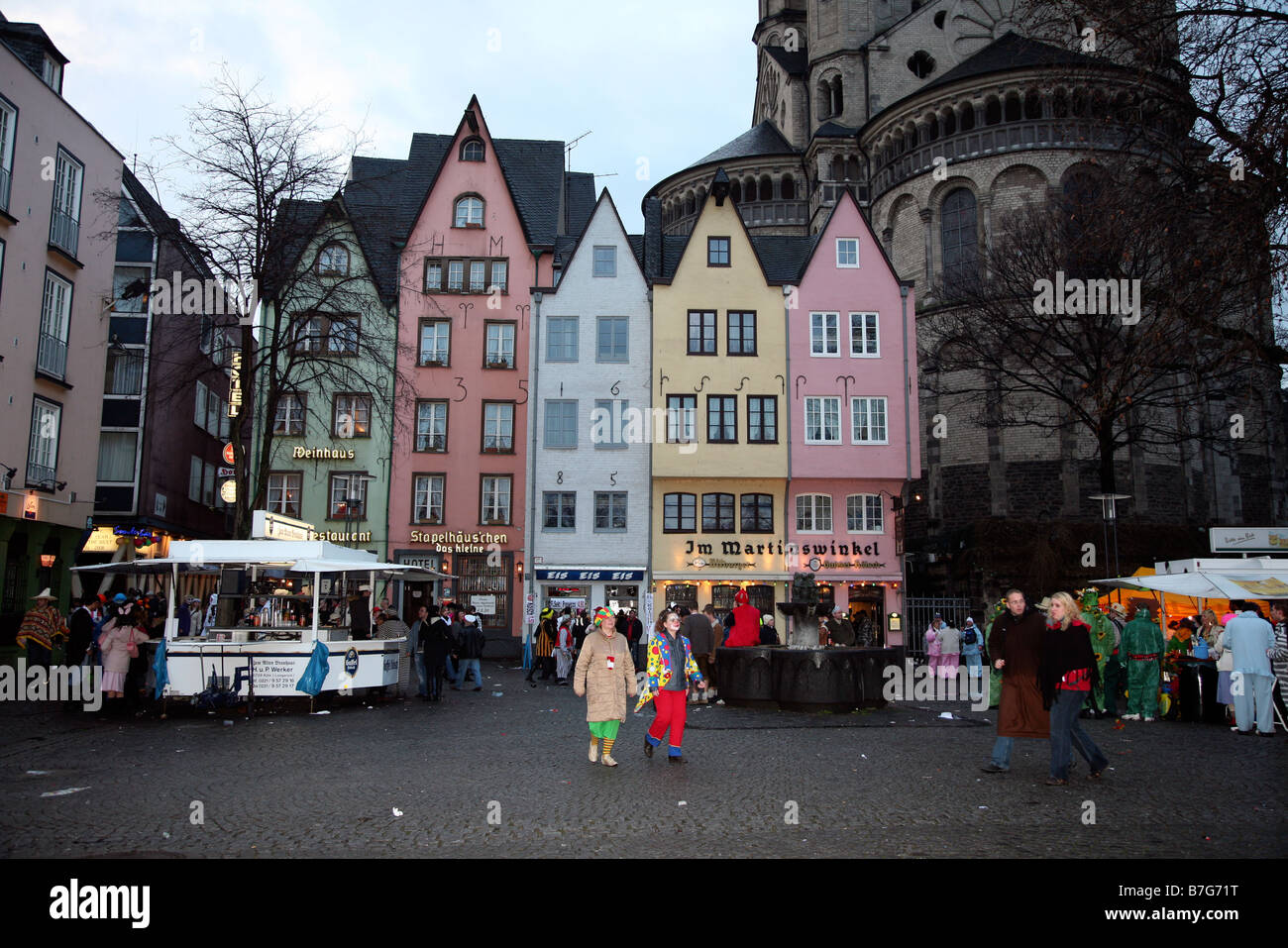 Karneval-Gänger in der Altstadt, alte Viertel von Köln, Deutschland Stockfoto