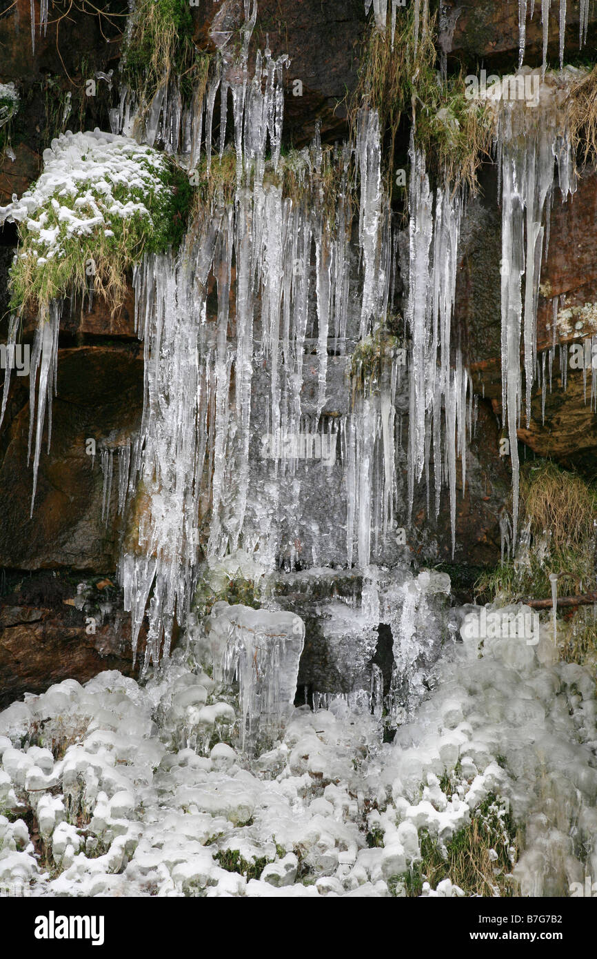 Eis im Goyt Tal in Cheshire genommen Stockfoto