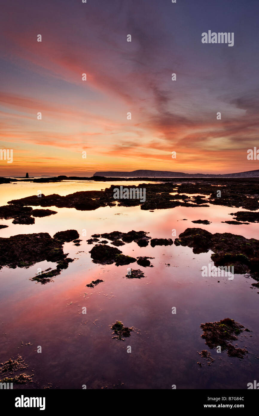 Dramatischen Sonnenuntergang über die Bucht von Compton, Isle Of Wight Stockfoto