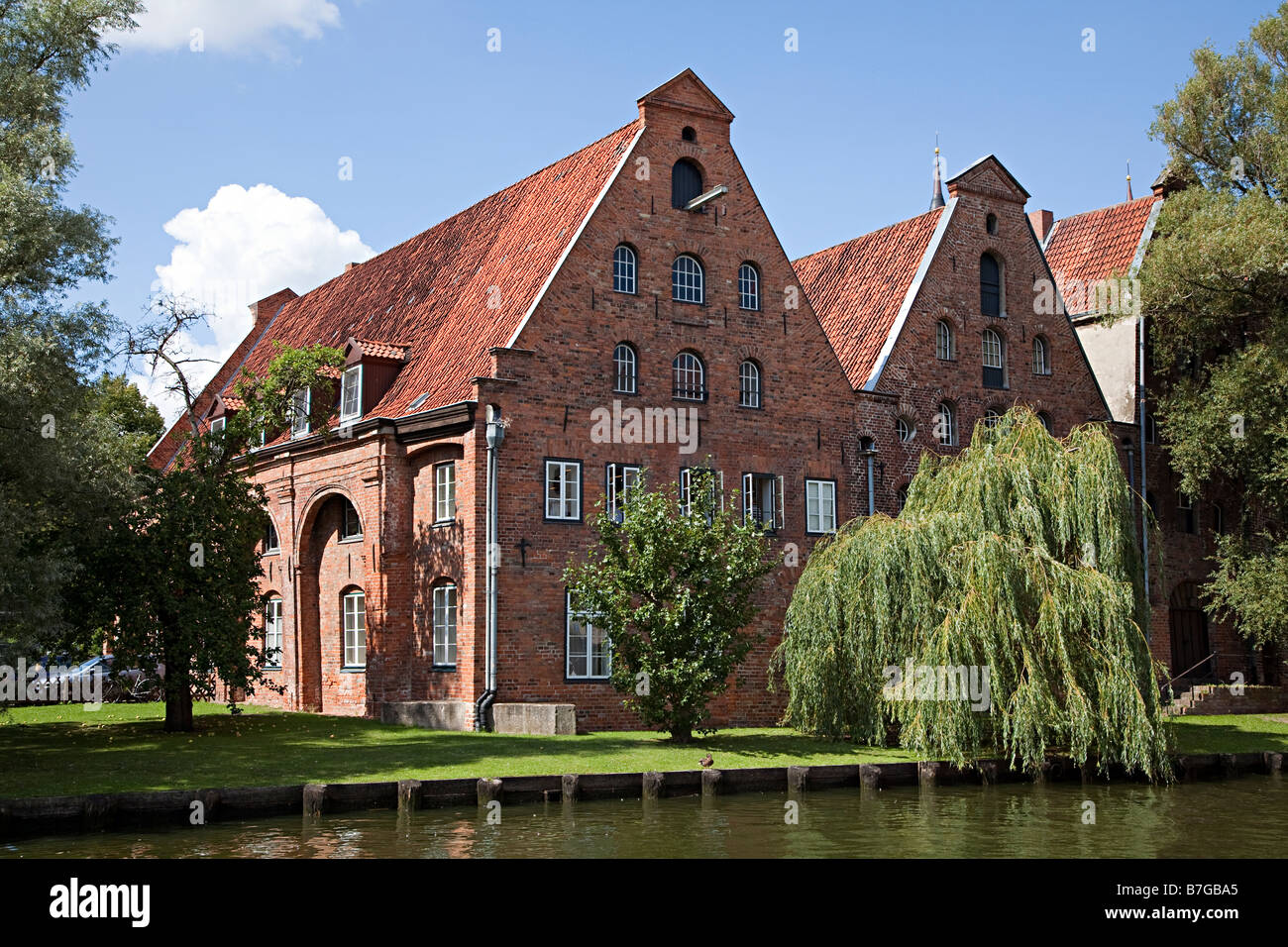 Konvertiert Salzlager Salzspeicher am Fluss Trave Lübeck Deutschland Stockfoto