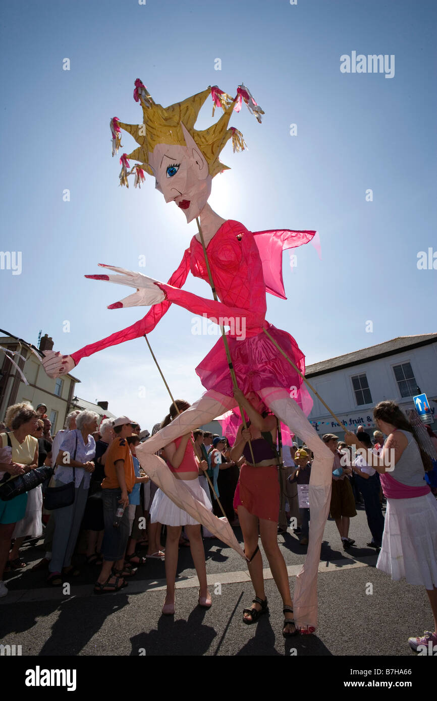 Riesige Bilder in Prozession am Cornish Lafrowda Festival Stockfoto