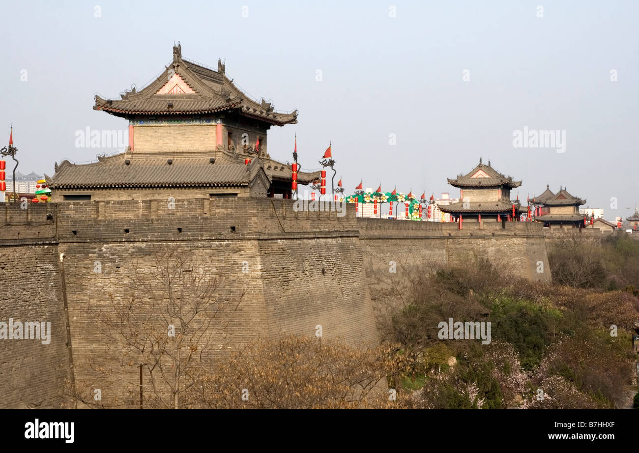 Türme Gestüt die Bastionen der Verteidigungsmauer, die Xian in China umkreist. Stockfoto
