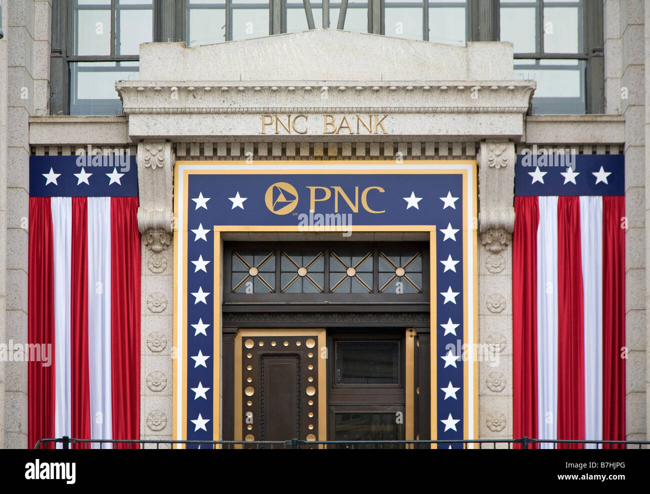 Washington DC A Bank dekoriert mit patriotischen Ammer für die Amtseinführung von Barack Obama Stockfoto