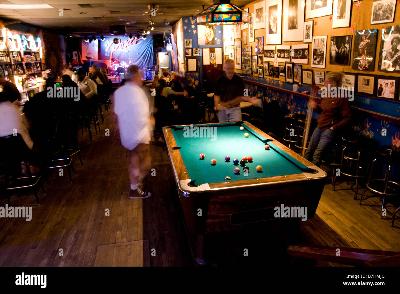 Billard spielen, im Rosa der Westseite von Chicago, IL USA Lounge Stockfoto