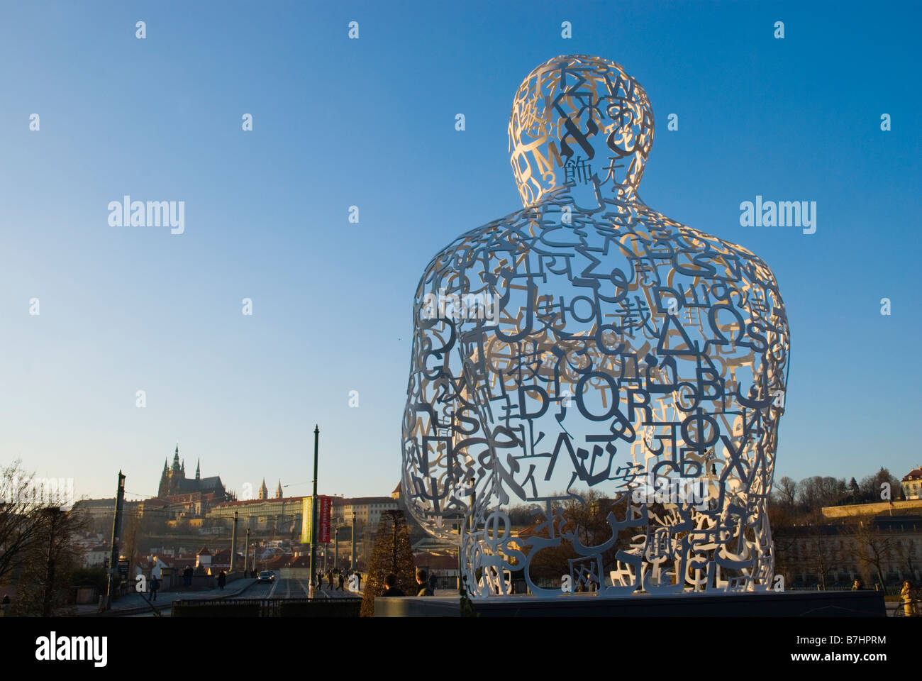 Skulptur wir von Jaume Plensa Nam Jana Palacha Square in Prag Tschechische Republik Stockfoto