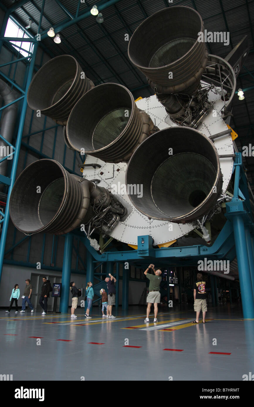 NASA Raketen Saturn 5 Motor Besucherzentrum Kennedy Space Center Cape Canaveral Tour Tourist Museum Anzeige Rakete Stockfoto