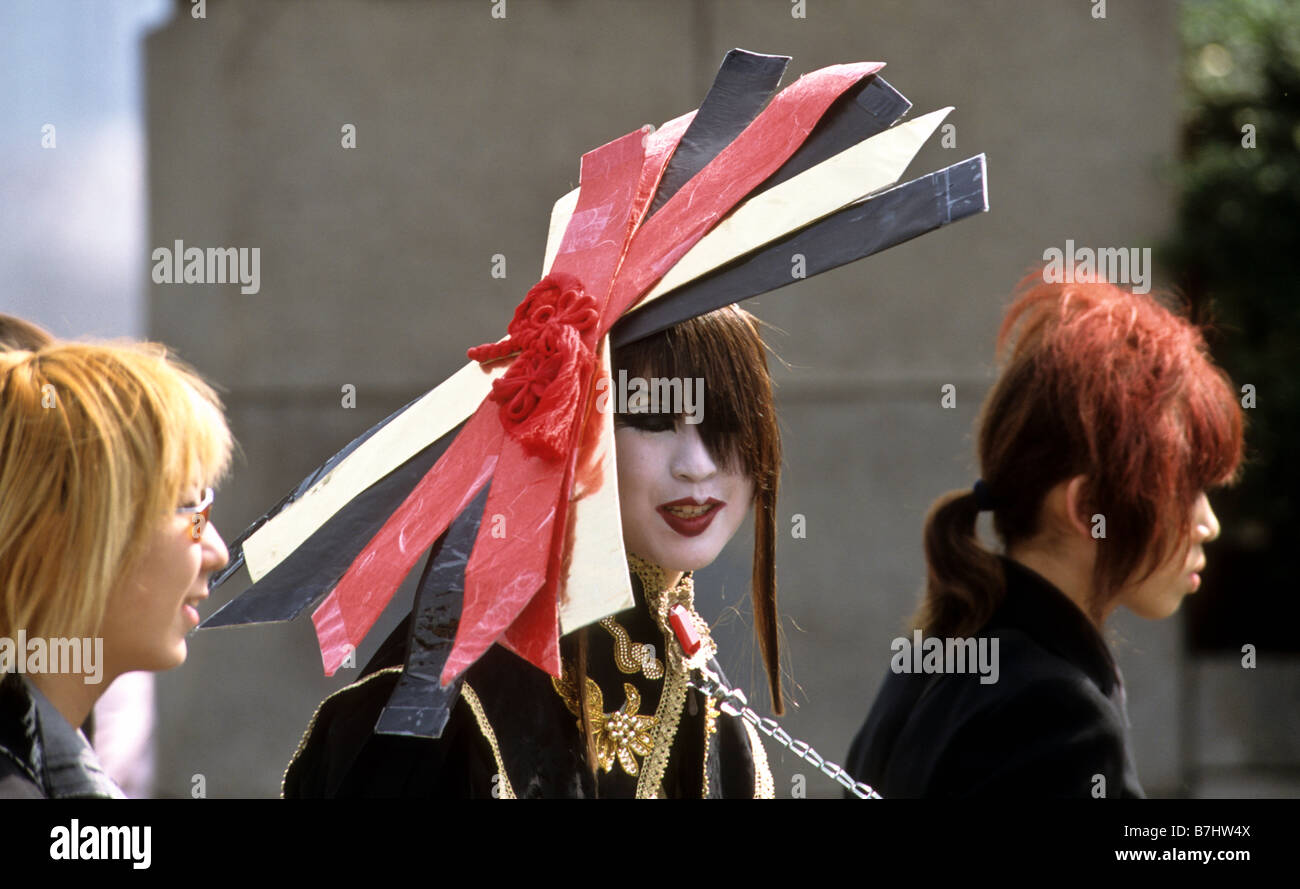 Junger Mensch Modelle Mode Kopfbedeckung im Bezirk Harajuku Tokio Japan Stockfoto
