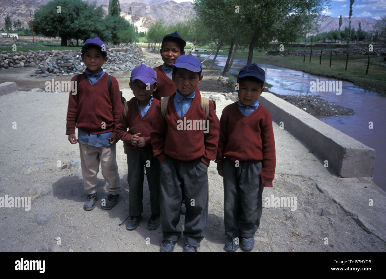 Ladakhi Schulkinder in einheitlichen Tikse Ladakh Jammu und Kaschmir Indien Stockfoto