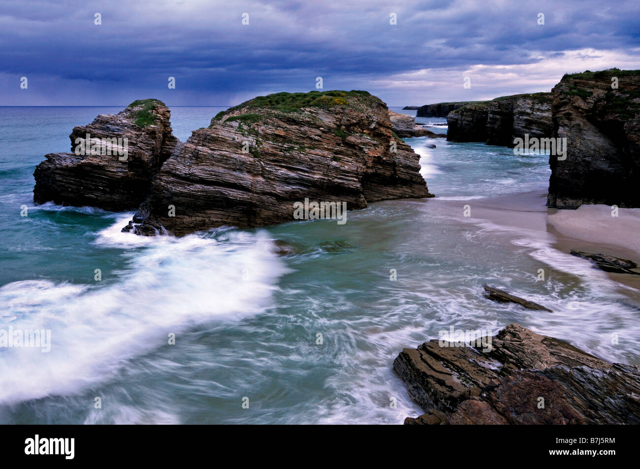 Blick zum Strand "Praia als Catedrais aufsuchen" in Galicien, Spanien Stockfoto