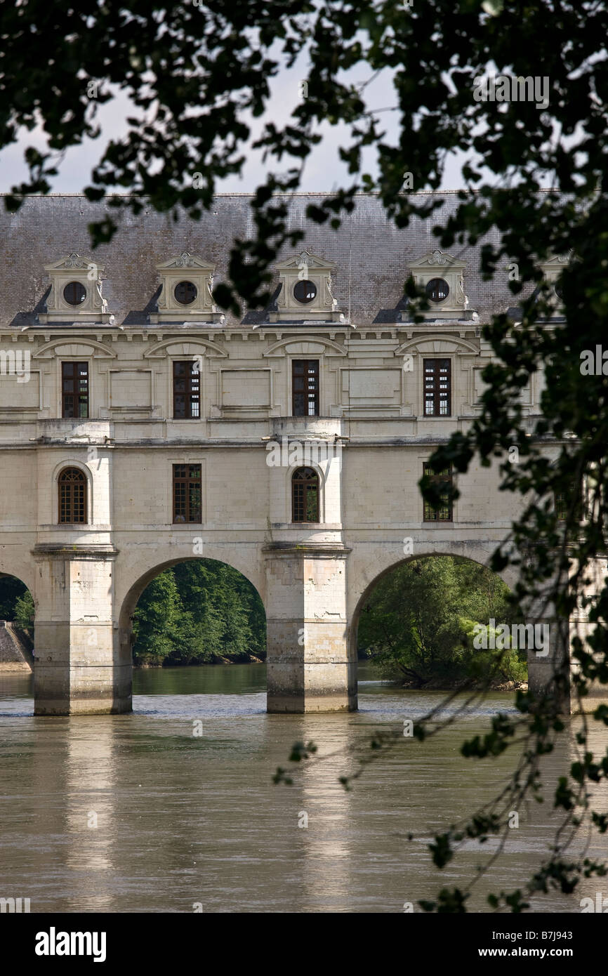 Die Bögen der Schloss Chenonceaux, die überspannt den Fluss Cher in der Lore Tal, Frankreich Stockfoto