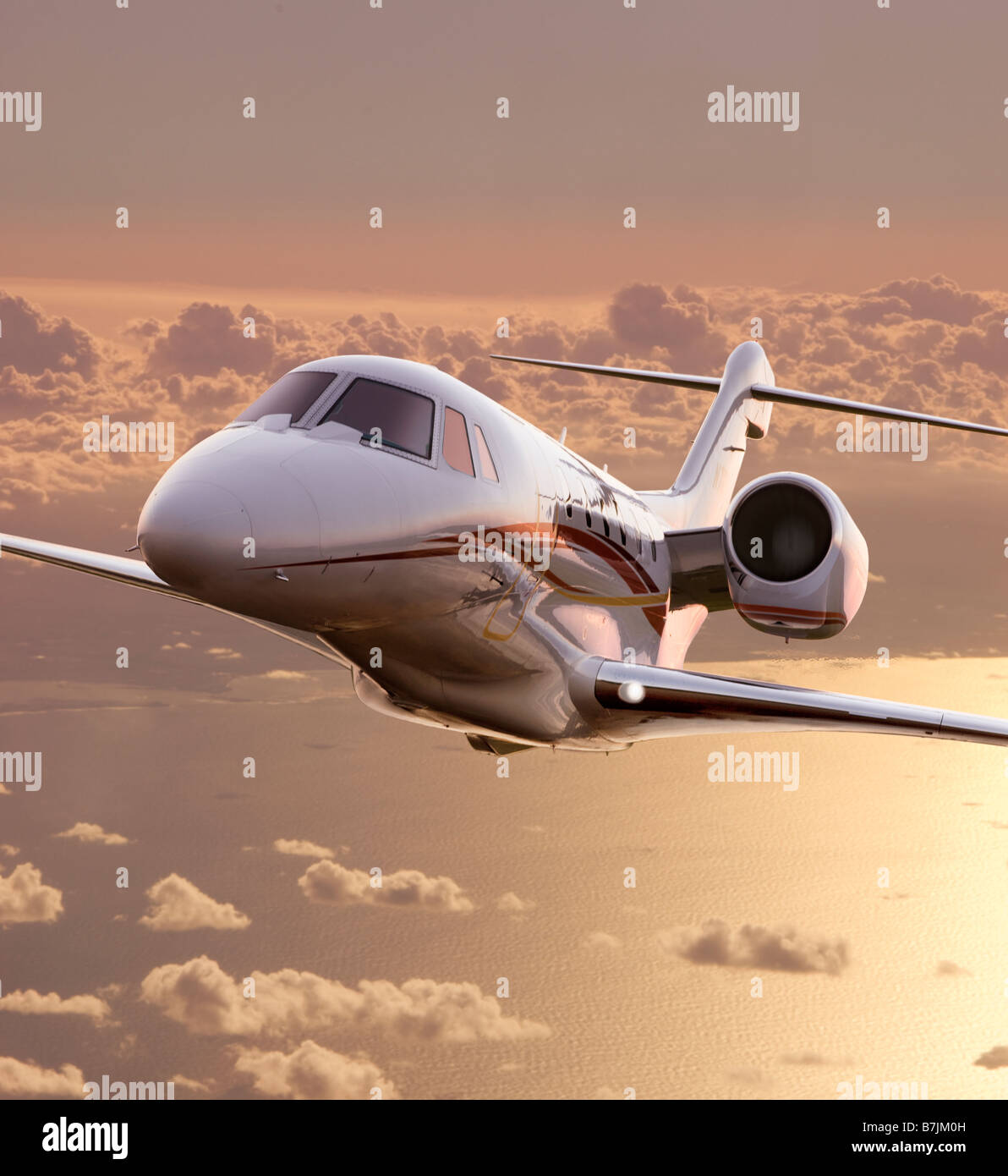 Als ein zusammengesetztes Foto klettert eine Cessna Citation X, für eine weitere effiziente Gebrauch davon machen s Passagiere Zeit Stockfoto