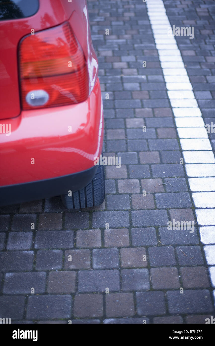 Ein rotes Auto Stockfoto