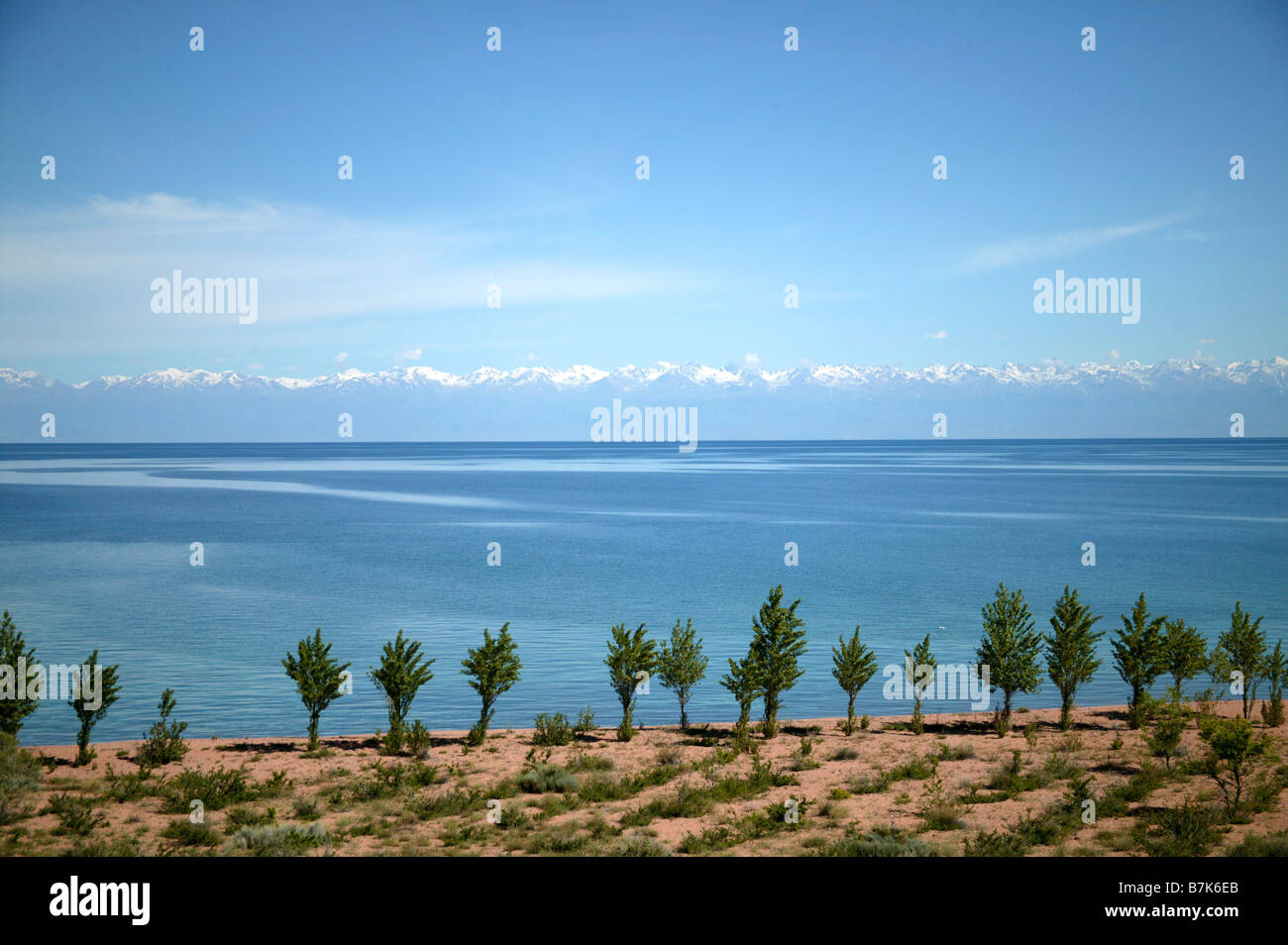 Ferne Berge in Kirgisistan Stockfoto