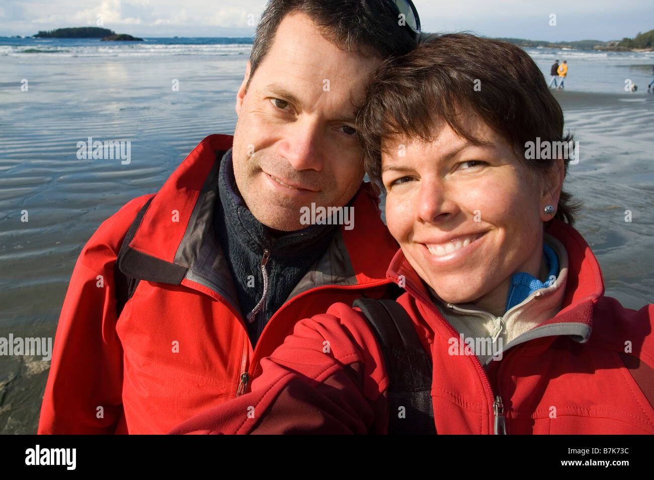 Paar Selbstportrait am Strand Chesterman Beach, Tofino, Vancouver Island, BC Stockfoto