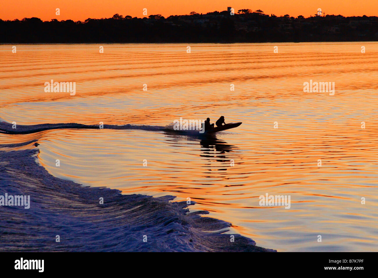 Swan River mit dem Schnellboot Stockfoto