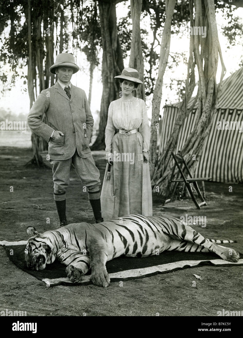LORD und LADY CURZON in Hyderabad im Jahre 1905 nach einem Tiger-Shooting Stockfoto