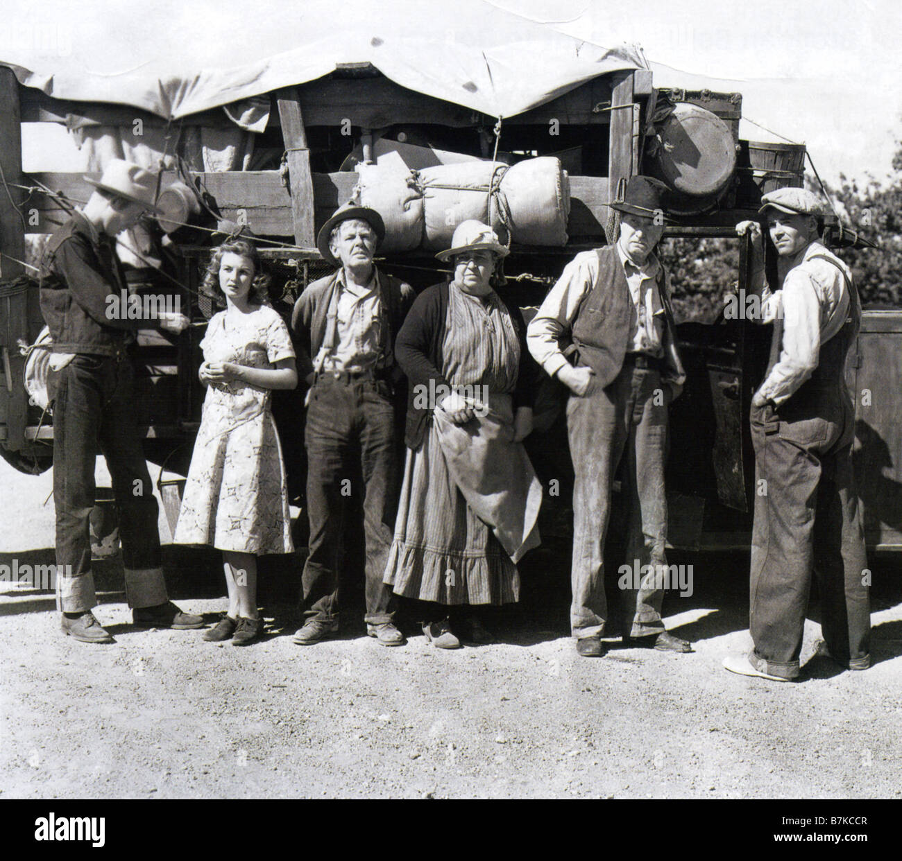 Trauben des Zorns 1940 TCF Film mit Henry Fonda rechts in John Fords Verfilmung des Romans von John Steinbeck Stockfoto