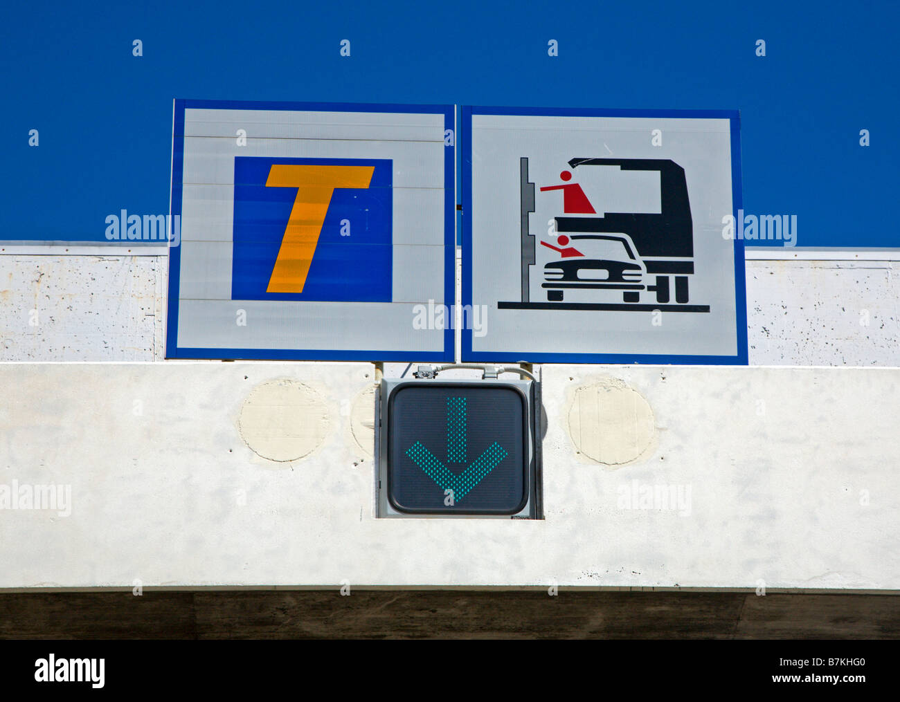 Autobahn-Maut Gantry (Peage), Italien Stockfoto