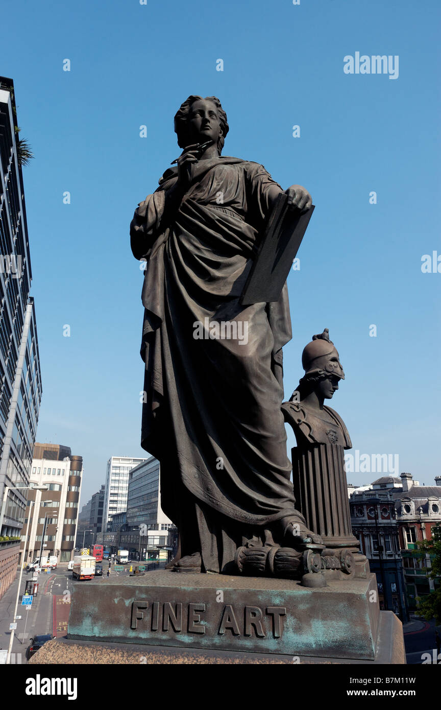 Die Statue, die feine Kunst auf Holborn Viaduct in London Stockfoto