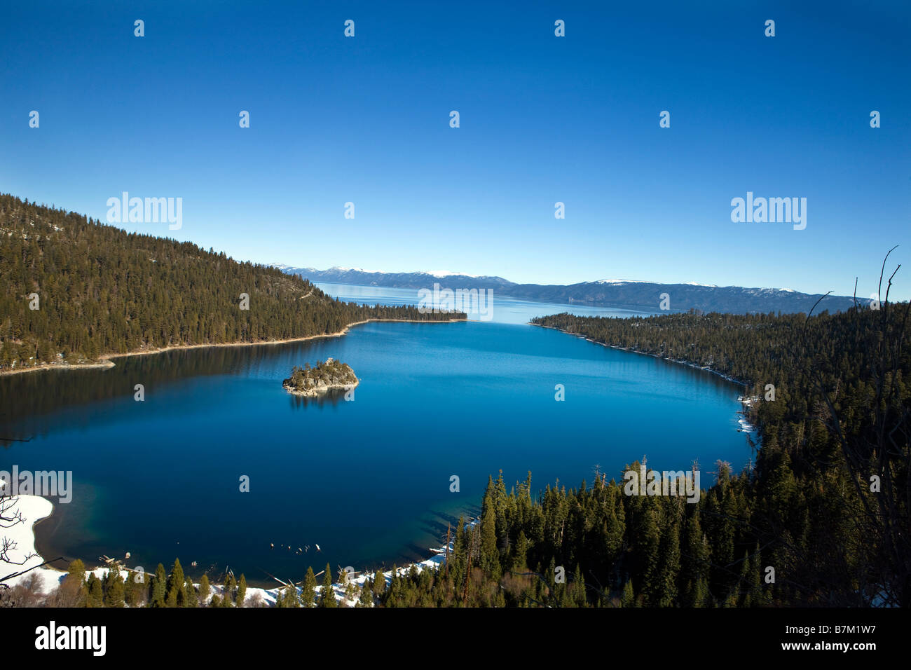 Fannette Island liegt die einzige Insel im Lake Tahoe in Kalifornien Emerald Bay Emerald Bay State Park Lake Tahoe Stockfoto