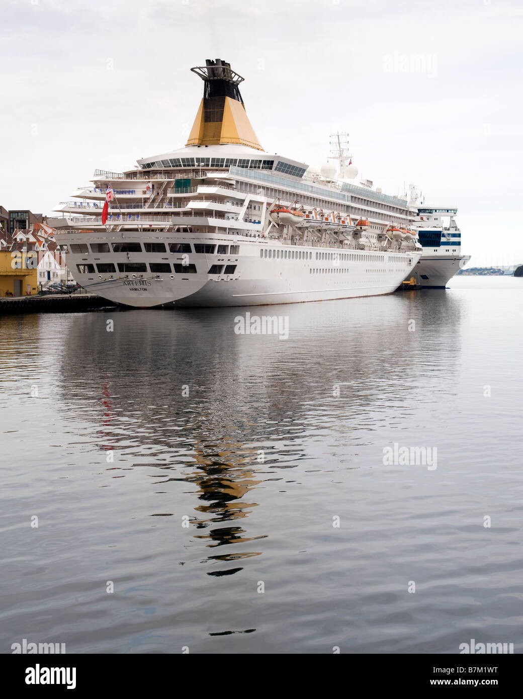 Ehemalige P&O Kreuzfahrtschiff Artemis, liegt in Stavanger, Norwegen, 2008. Jetzt segeln als Artania mit Phoenix Reisen. Stockfoto