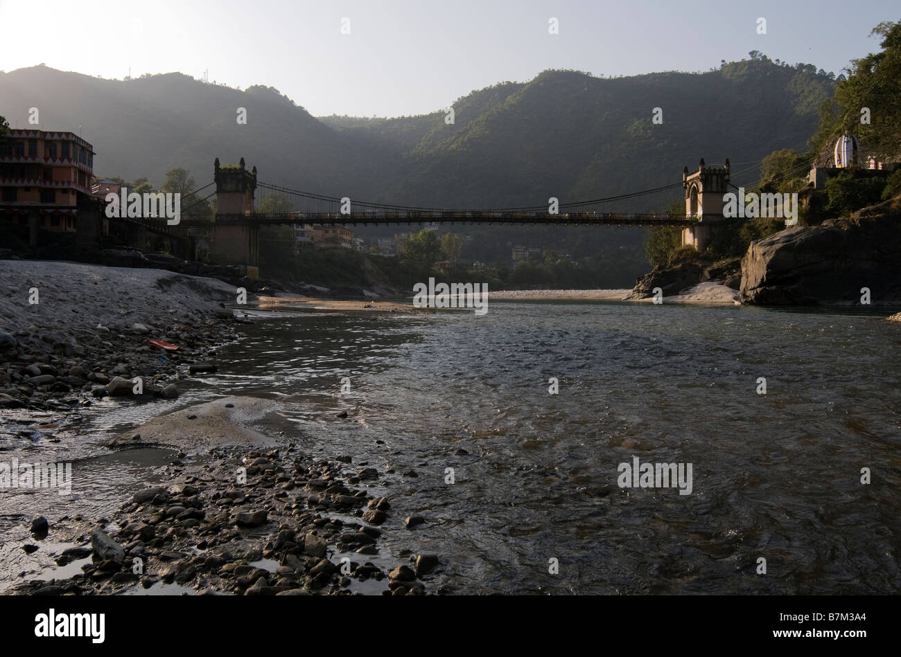 Die Brücke. Mandi. Himachal Pradesh. Indien. Stockfoto