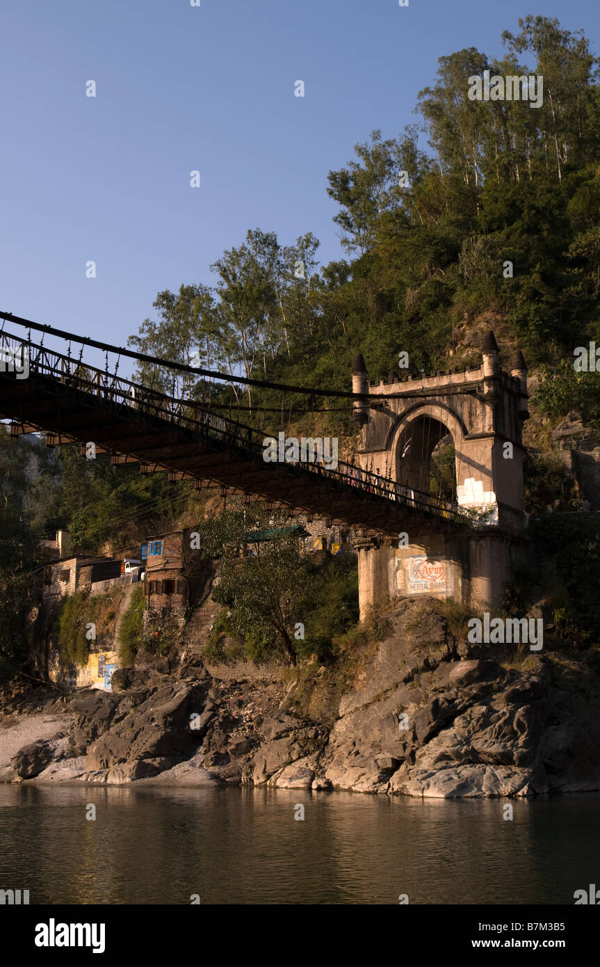 Die Brücke. Mandi. Himachal Pradesh. Indien. Stockfoto