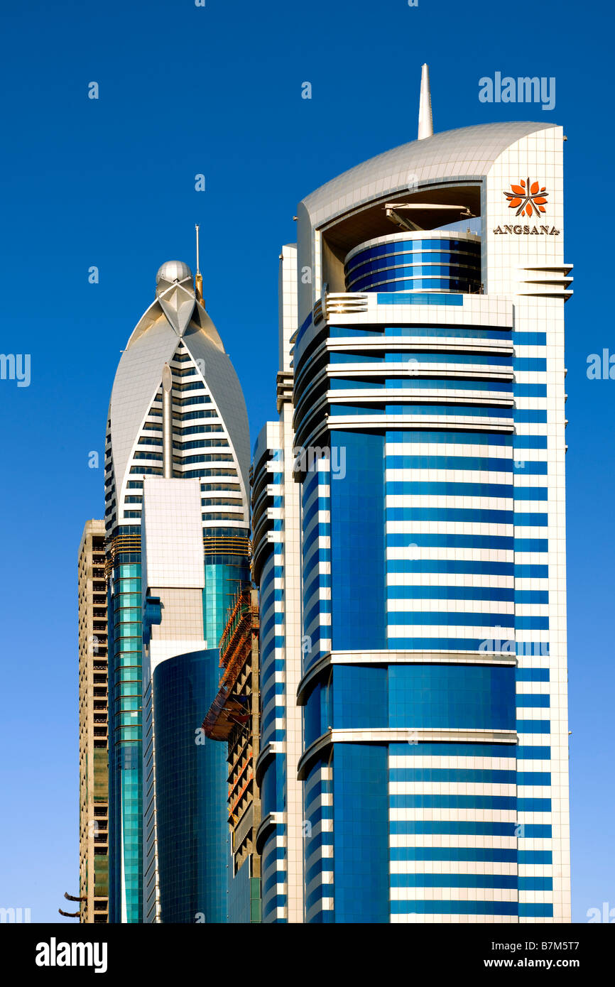 Gebäude an der Sheik Zayed Road in Dubai Stockfoto