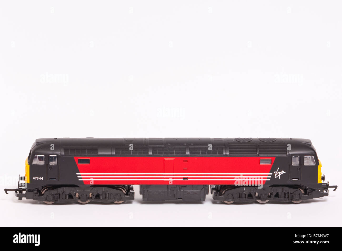 Eine Nahaufnahme von einem Hornby Modell elektrische Diesel Spielzeugeisenbahn in nativem Lackierung auf einem weißen Hintergrund Stockfoto