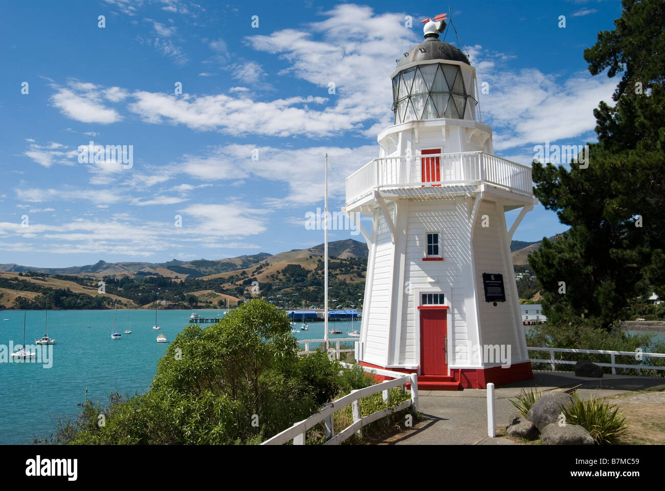 Akaroa Köpfe Leuchtturm, Friedhof Point Beach Road, Akaroa, Banks Peninsula, Canterbury, Neuseeland Stockfoto