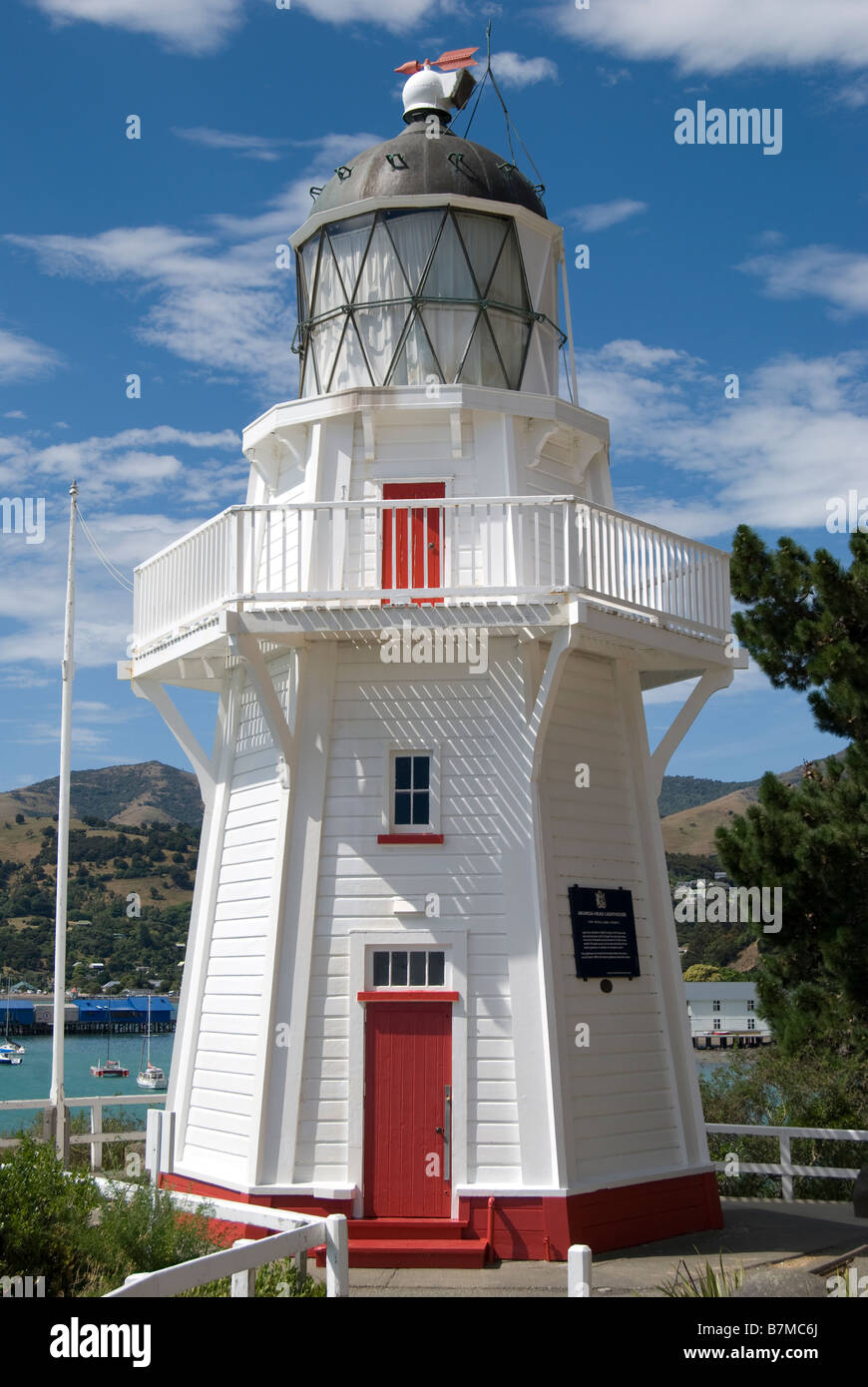 Akaroa Köpfe Leuchtturm, Friedhof Point Beach Road, Akaroa, Banks Peninsula, Canterbury, Neuseeland Stockfoto