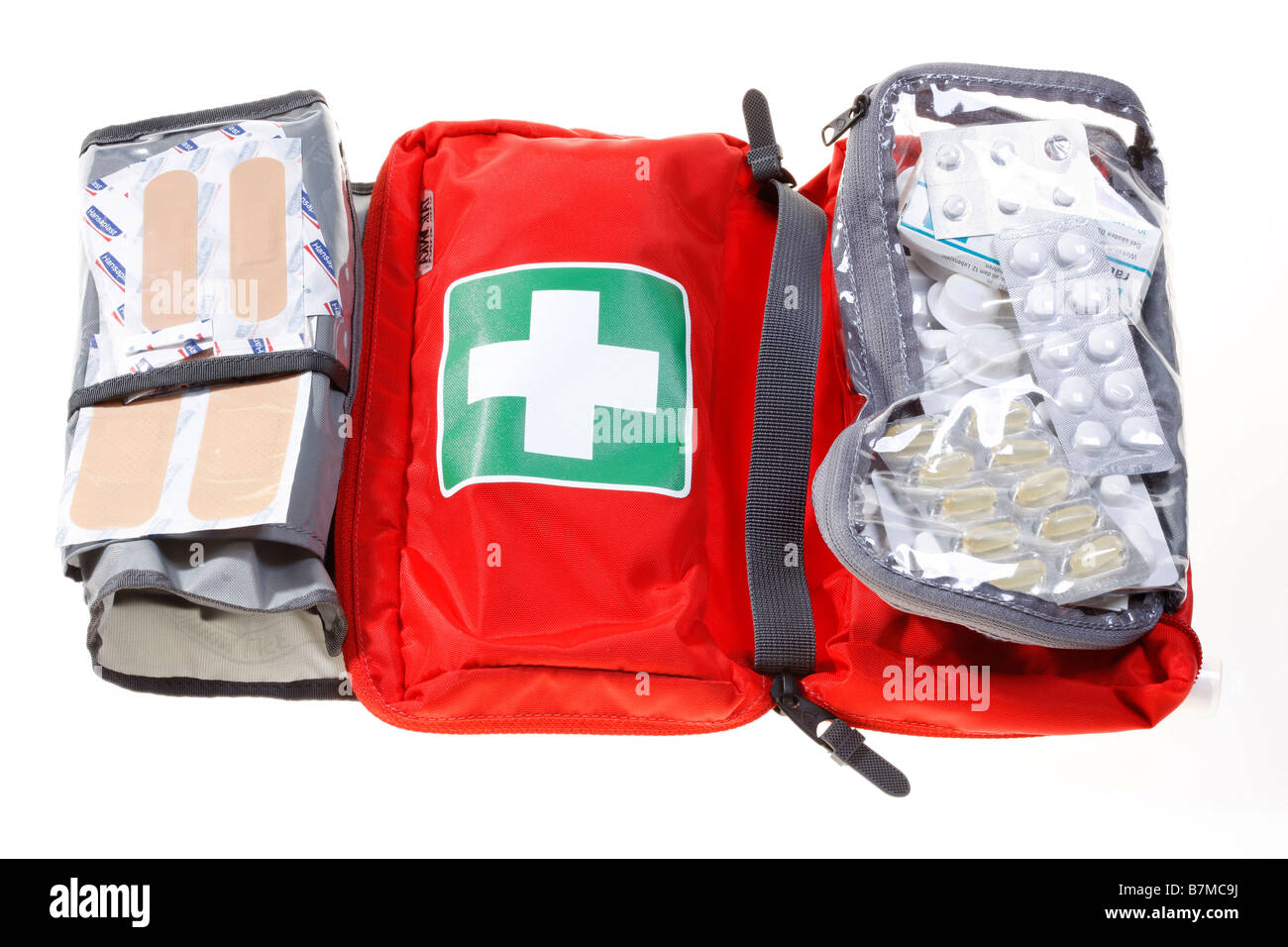 Erste-Hilfe-Kasten, Pack und mobile, persönliche Apotheke, Medikamente, für die Reise. Stockfoto