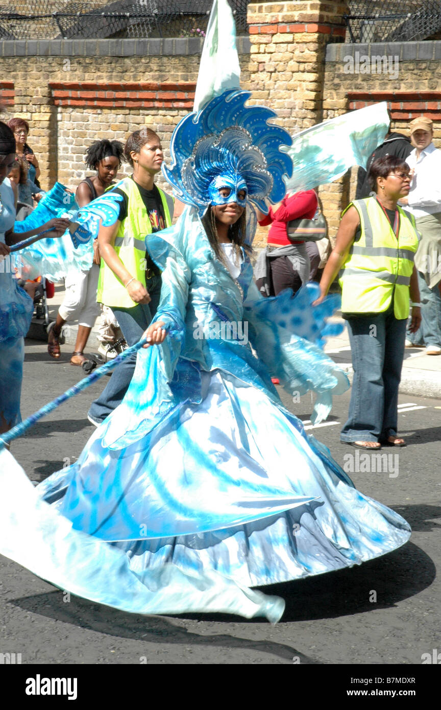 Tanzende Mädchen in Notting Hill Carnival in London England Stockfoto