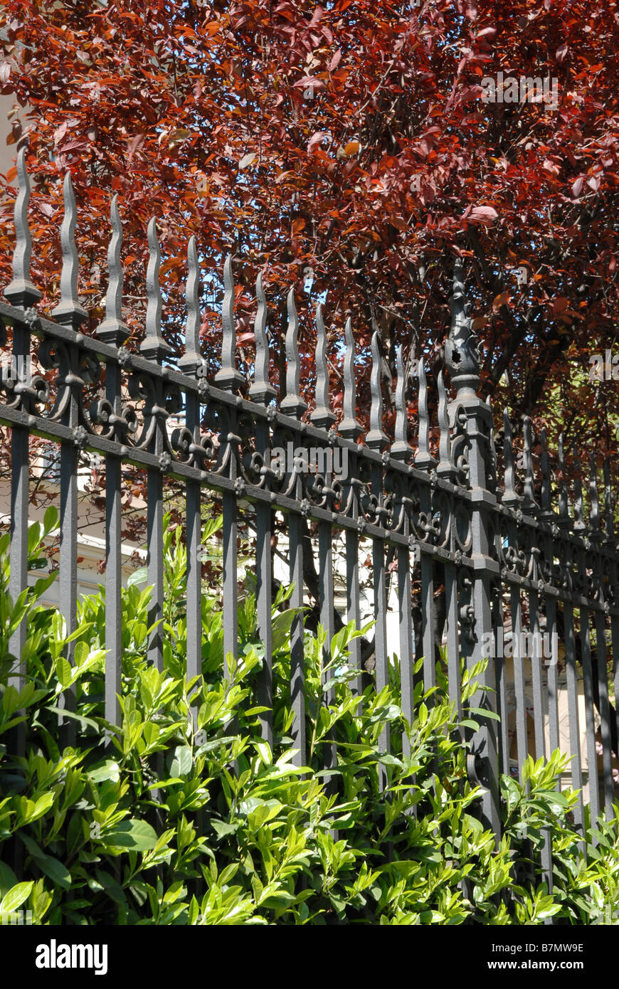 Grüne Metallgeländer Stockfotos & Grüne Metallgeländer Bilder - Alamy