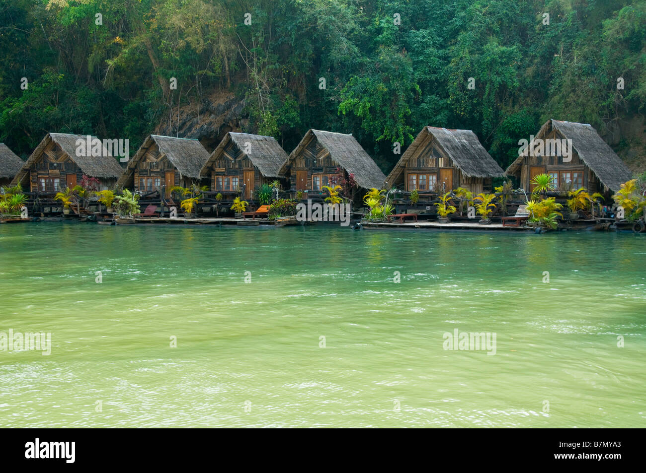 Rafthouse Hotelresort am Fluss Kwai in Sai Yok Nationalpark in ...