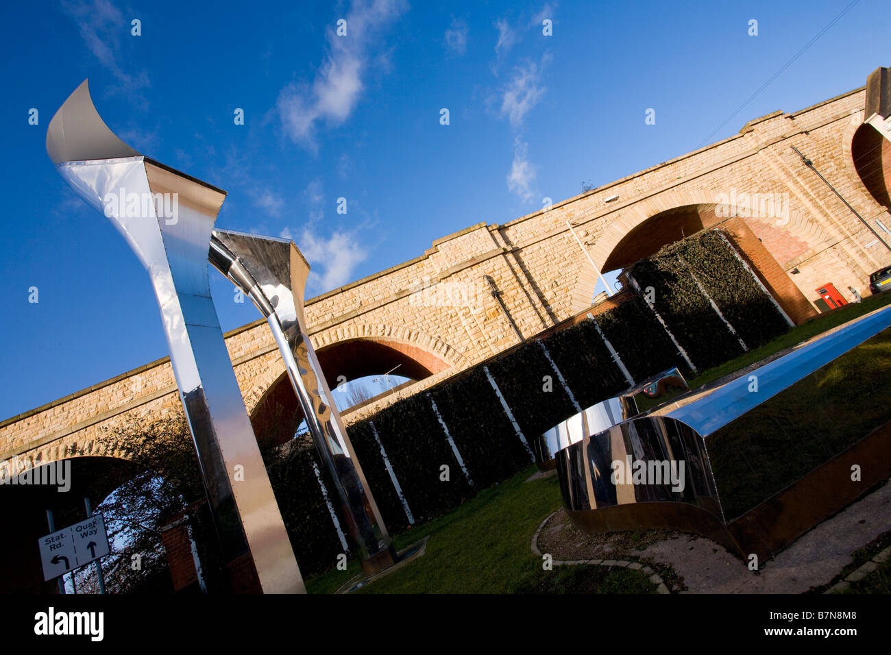 Zeitgenössische moderne Kunst im öffentlichen Raum in Mansfield Town Centre. Stockfoto