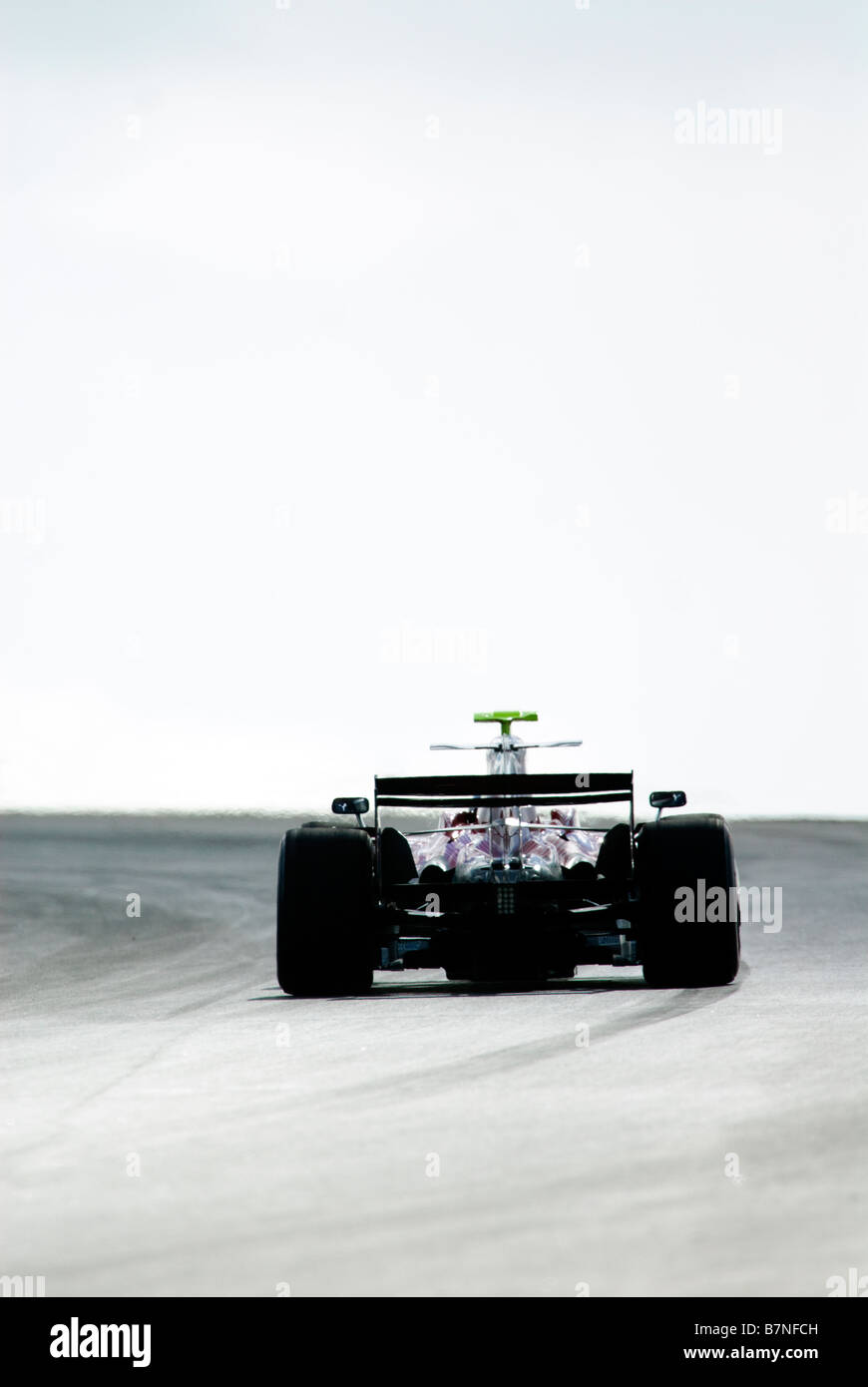 Formel 1 Rennwagen Rennen nach unten die Rennstrecke Stockfoto