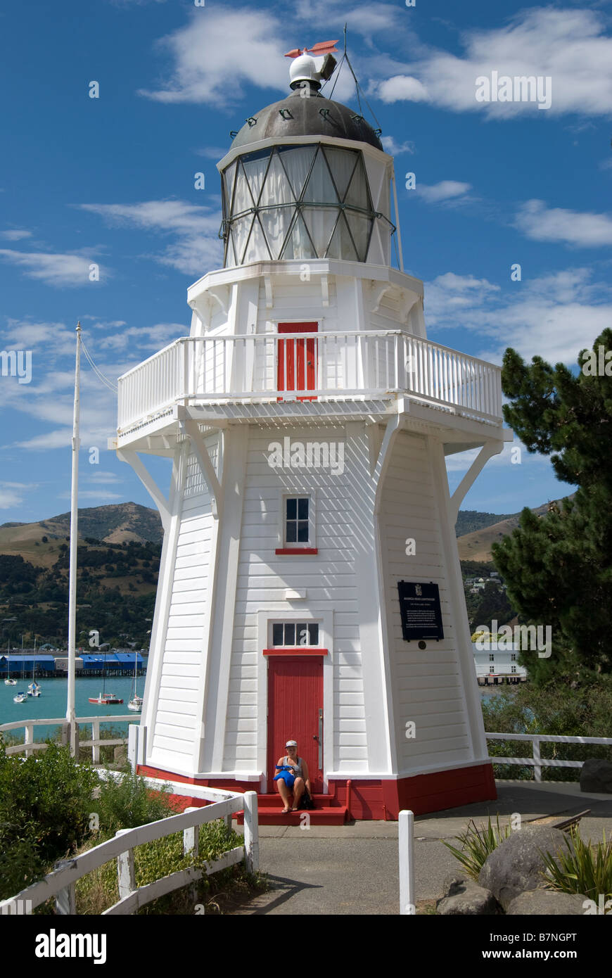 Akaroa Köpfe Leuchtturm, Friedhof Point Beach Road, Akaroa, Banks Peninsula, Canterbury, Neuseeland Stockfoto