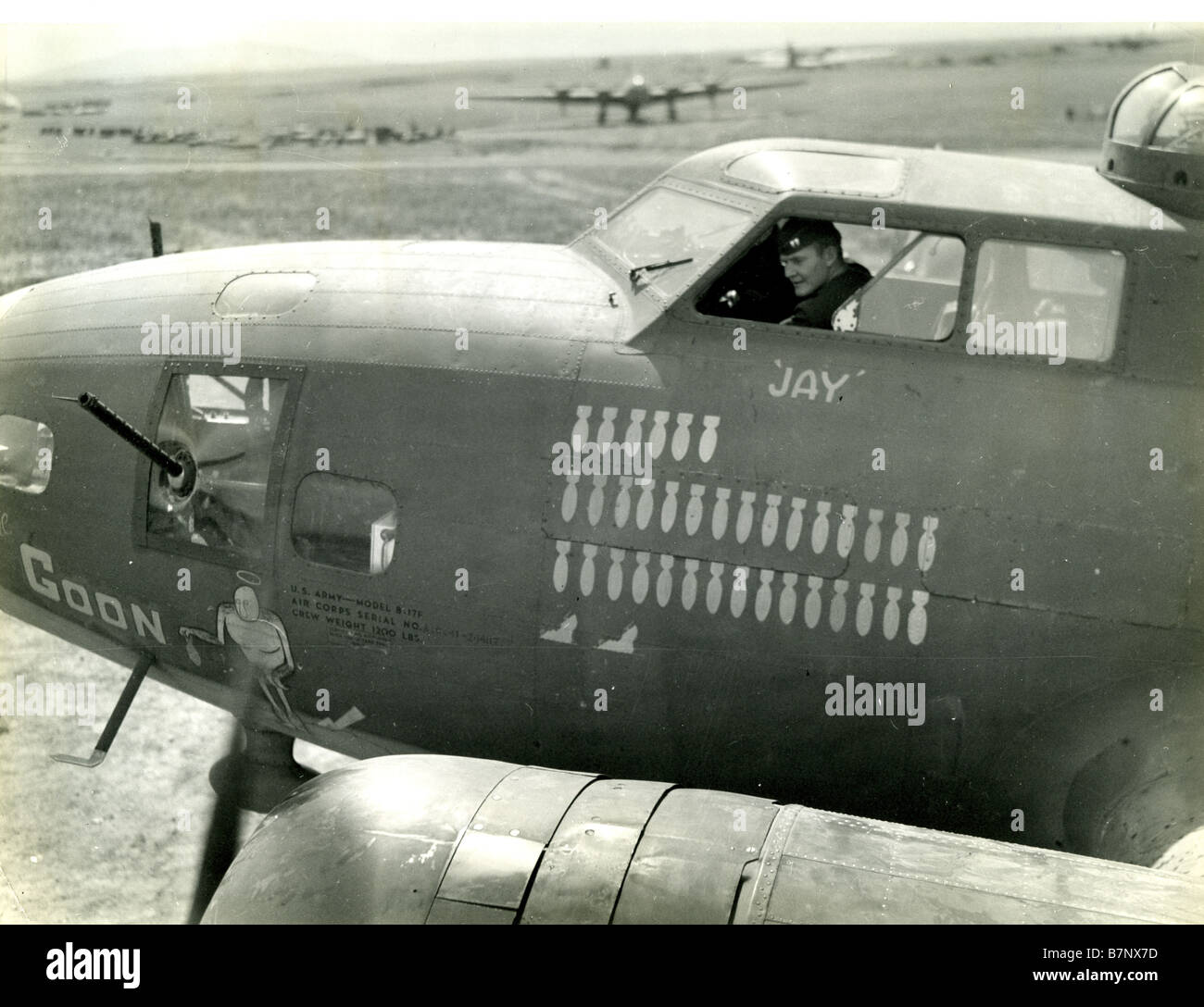 BOEING B-17F FLYING FORTRESS pilotiert von Capt Jay Shelley mit der 32. Bomb Squadron der USAAF in 1943-siehe Beschreibung unten Stockfoto