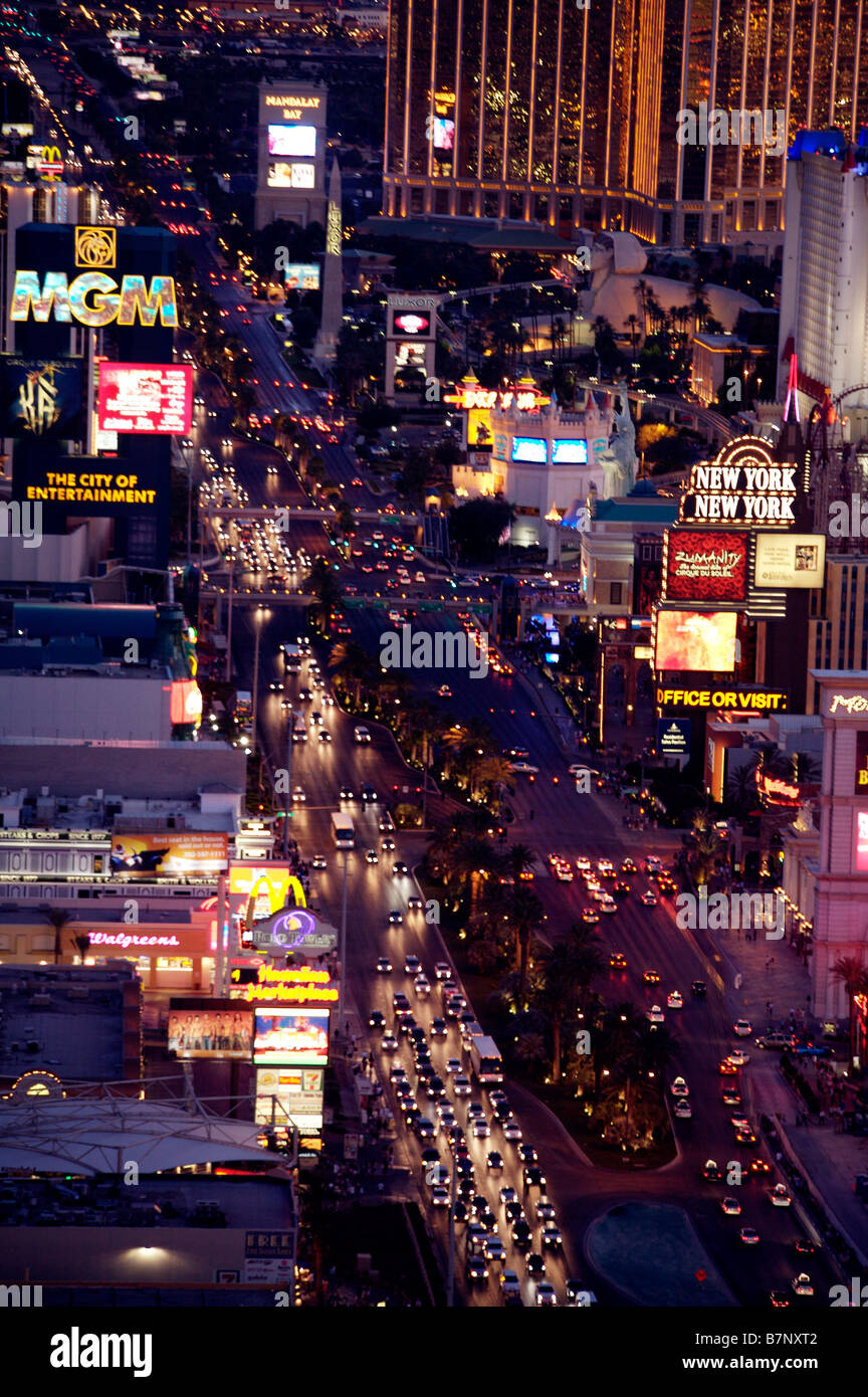 Der Streifen von oben auf den Eiffelturm Paris Hotel Stockfoto