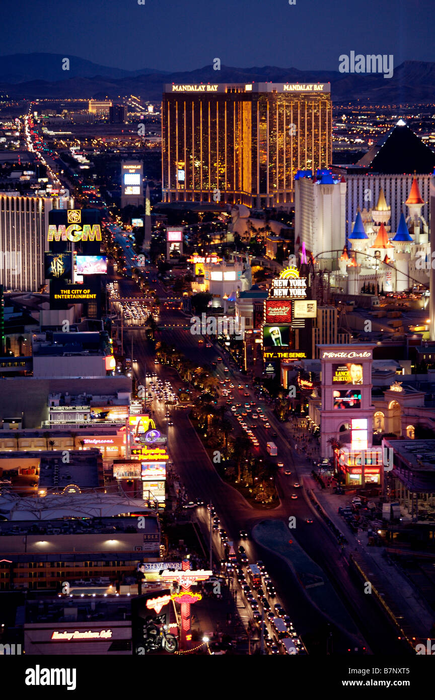 Der Streifen von oben auf den Eiffelturm Paris Hotel Stockfoto