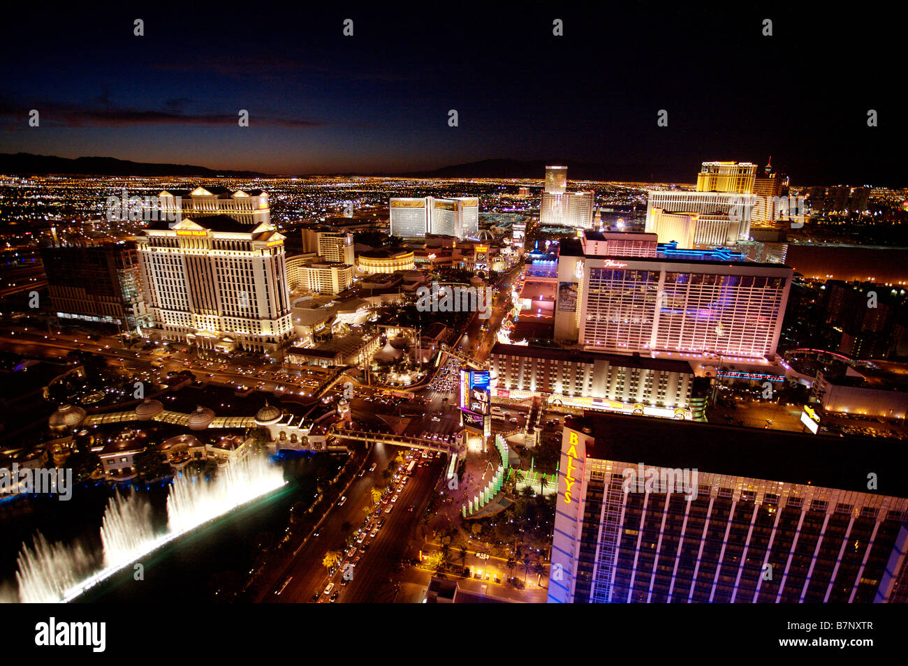 Der Streifen von oben auf den Eiffelturm Paris Hotel Stockfoto