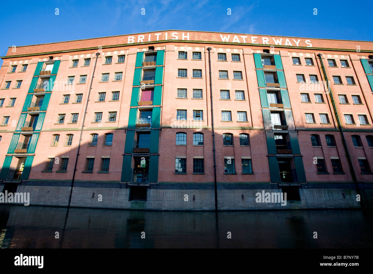 Einem sanierten Kanal Lager einmal durch britische Wasserwege im Stadtzentrum von Nottingham. Stockfoto