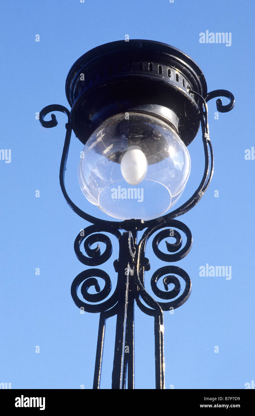 Edinburgh charakteristischen dekorativen Schmiedeeisen Street Lampe Scotland UK Stockfoto